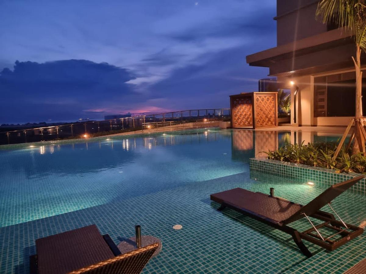 Luxury Couple Suites L Free Netflix L Massage Chair L Bathtub L Wifi 200Mbps L Town Area Bali Residence Малакка Экстерьер фото