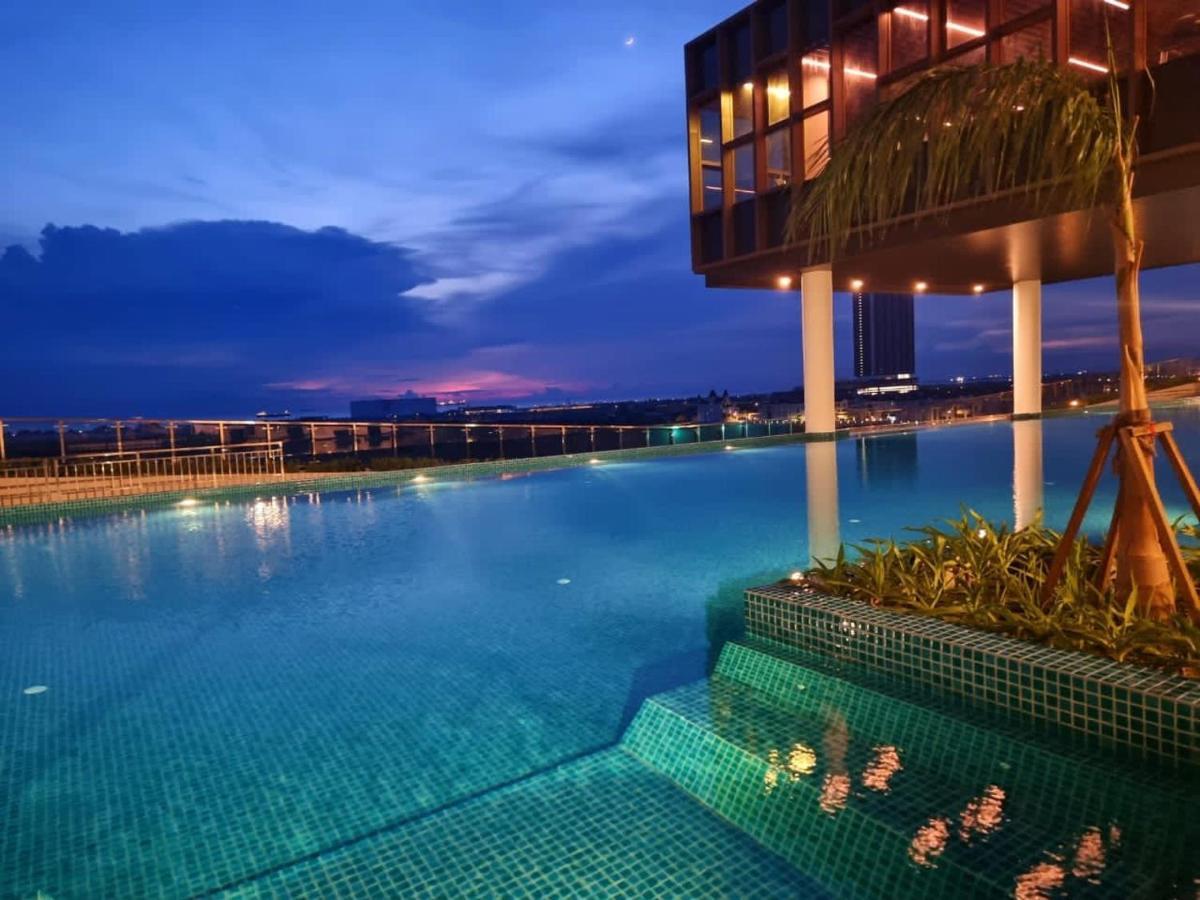 Luxury Couple Suites L Free Netflix L Massage Chair L Bathtub L Wifi 200Mbps L Town Area Bali Residence Малакка Экстерьер фото